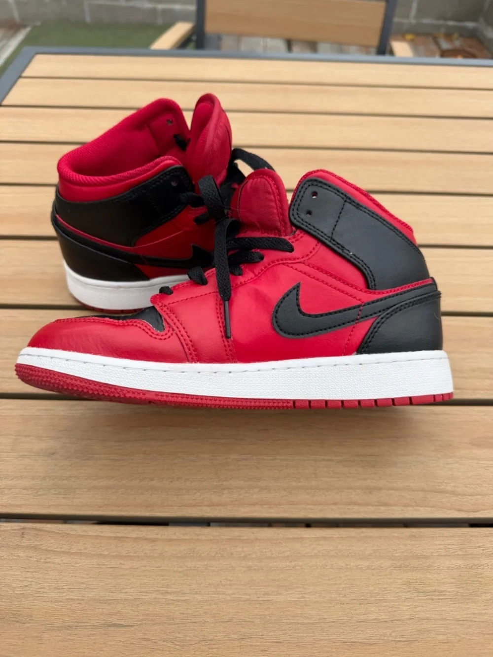 Air Jordan 1 Mid (GS) 